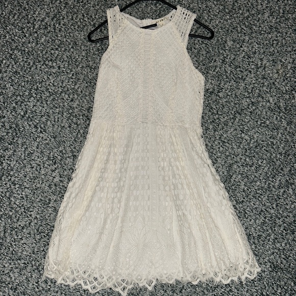 White lacy dress - Picture 1 of 2